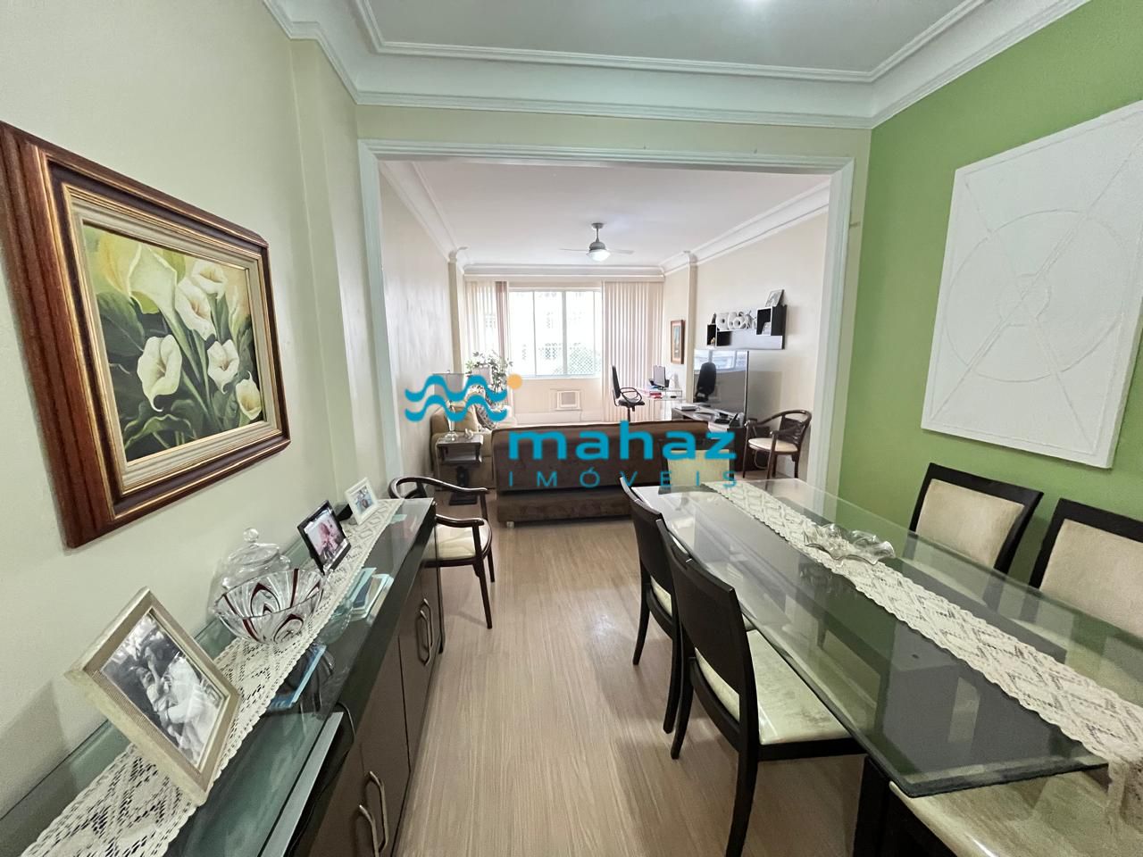 140 m2- 3quartos- 2 banheiros soc.- área serviço- dep+ garagem- Portaria 24hs, play, churrasqureia.